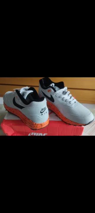 Nike Air Max 1 Gris Naranja Nuevas