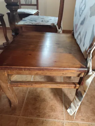 Mesa de madera maciza con 6 sillas