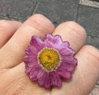 Anillos de resina únicos para ti.