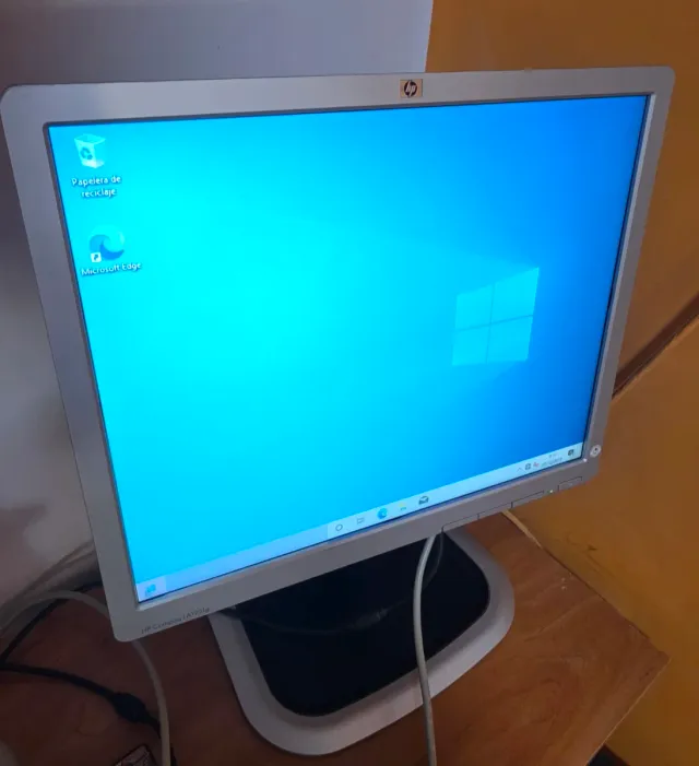 Monitor HP 19 argento e nero
