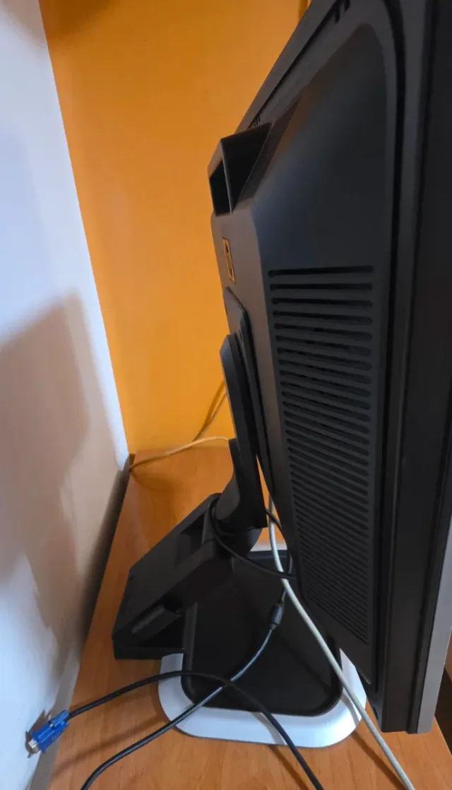 Monitor HP 19 argento e nero