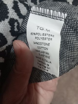 Vestido negro y estampado animal Talla M