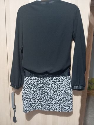 Vestido negro y estampado animal Talla M