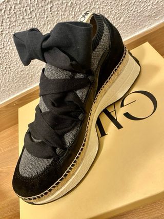 Deportivas modernas con esparto, marca Gaimo