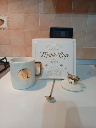 Tazza Disney Mickey Mouse in ceramica bianca e oro