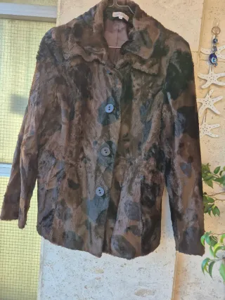 Chaquetón pelo sintético.