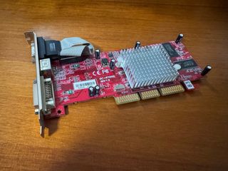 ATI Radeon 7000 AGP 64MB Tarjeta Gráfica Retro