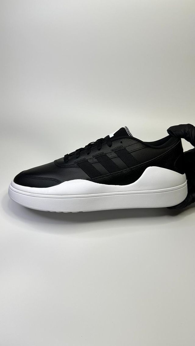Adidas Osade Black/White - Size 45 1/3