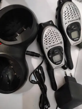 Walkie Talkie Motorola T5022 Cargador Doble