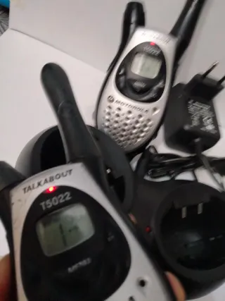 Walkie Talkie Motorola T5022 Cargador Doble