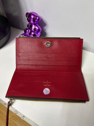 Louis Vuitton Portafoglio rosso con loghi