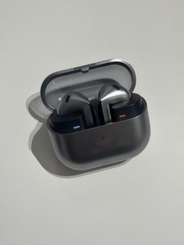 Samsung Buds 3 CON FACTURA, CAJA Y CABLE