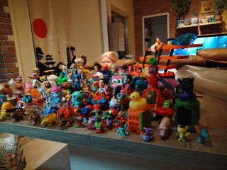 Lote figuras acción y juguetes varios