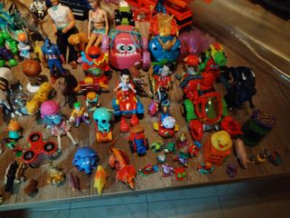 Lote figuras acción y juguetes varios