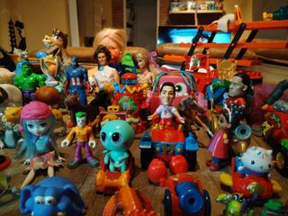 Lote figuras acción y juguetes varios