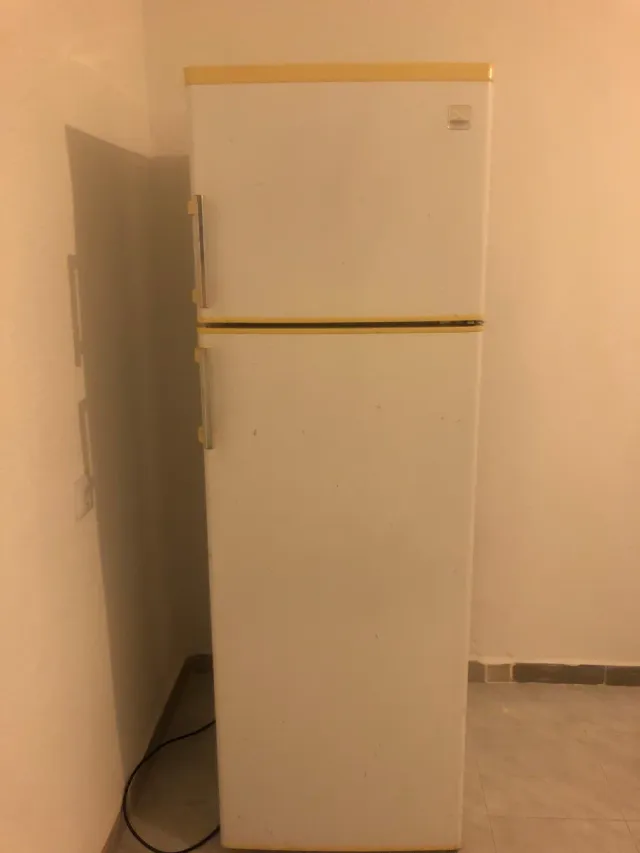 Refrigerador blanco usado
