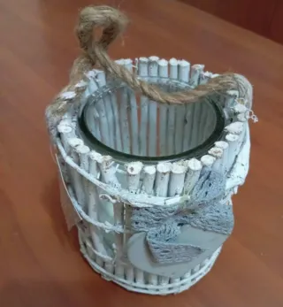 Portacandele decorativo in legno e corda