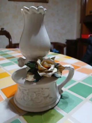 Portacandele in ceramica con rosa