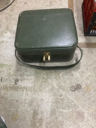 Maleta neceser piel sintética verde