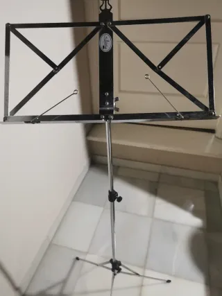 Atril para partituras metálico