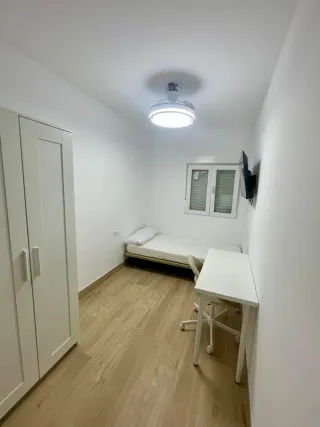 Se alquilaHabitación en piso compartido solo chico