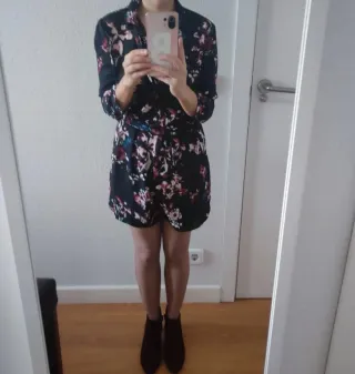 Mono floral manga larga