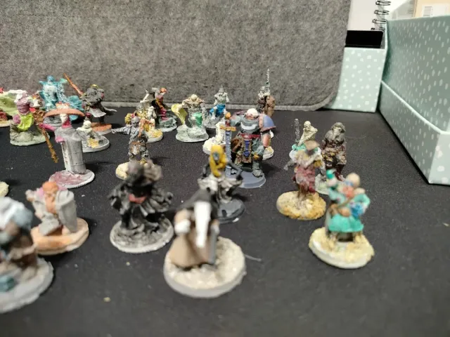 Circa 33 Miniature D&D Stampate 3D