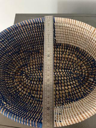 Cesto de mimbre redondo azul y beige