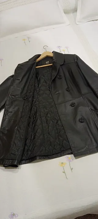Chaqueta de piel negra