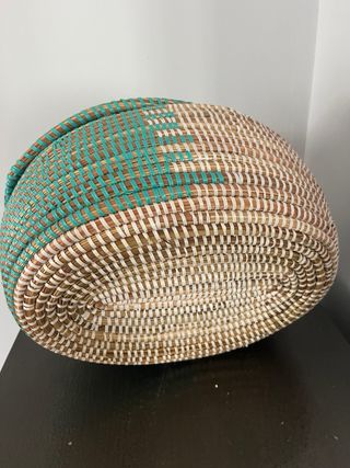 Cesto de mimbre com tampa