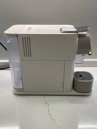 Cafetera Nespresso Lattissima One DeLonghi