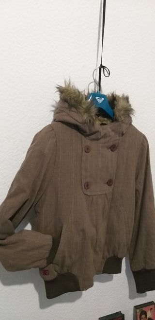 Chaqueta DC chica marrón