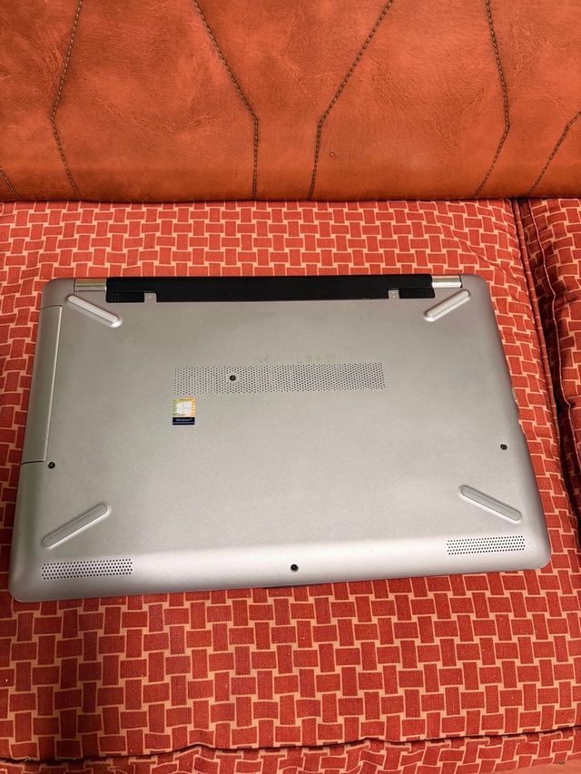 Portátil HP i5 7200U 8GB DDR4 128GB SSD FULL HD