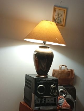 Lámpara de mesa dormitorio papel y plástico