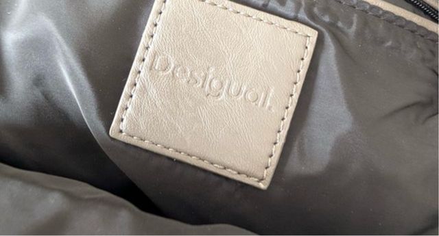 Zaino grigio Desigual con goffratura floreale