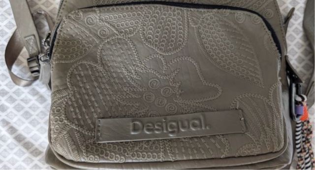 Zaino grigio Desigual con goffratura floreale