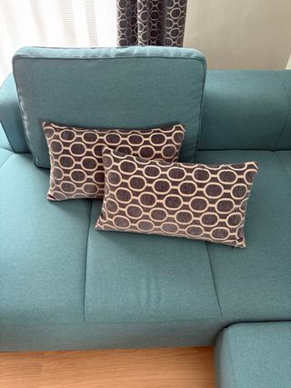 Cortinas salón con barras y cojines