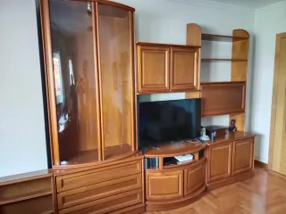 Mueble de salón modular madera y cristal