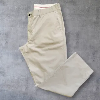 Pantalón chino beige Talla 50. XXL