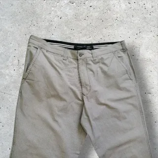 Pantalón chino cuadros vichy gris y negro.Talla 50