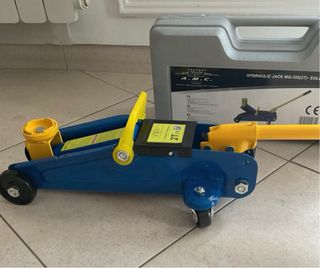 Carrello sollevatore idraulico 2T