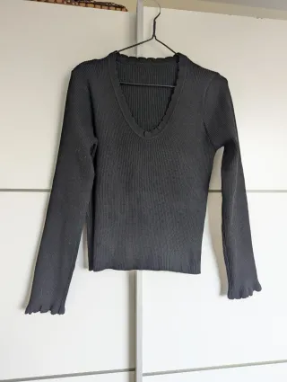 Jersey negro Shein cuello pico