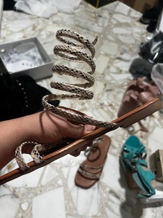 Sandali bassi snake print allacciati