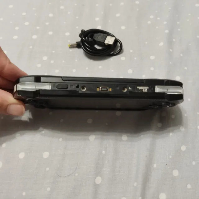 Sony PSP Negra + Cargador