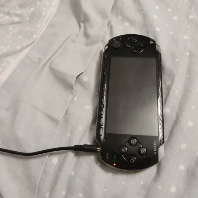 Sony PSP Negra + Cargador