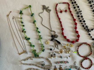 Bisutería collares y pendientes