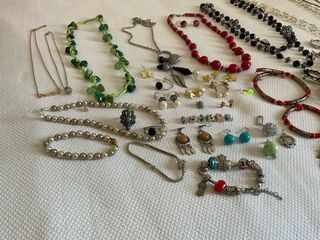 Bisutería collares y pendientes