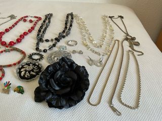 Bisutería collares y pendientes