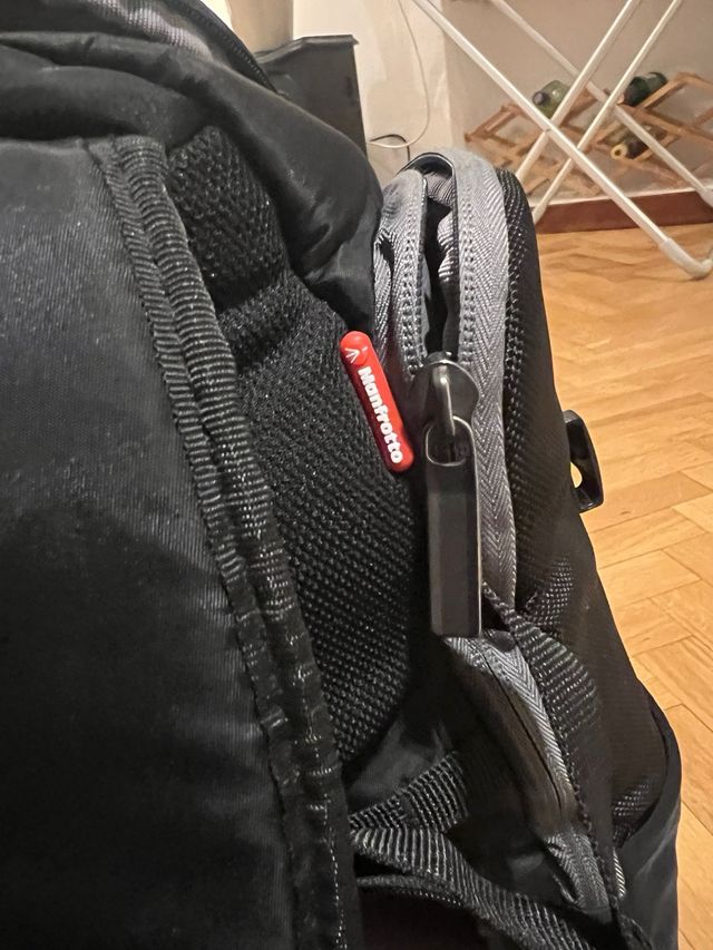 Mochila Manfrotto para equipo fotográfico.