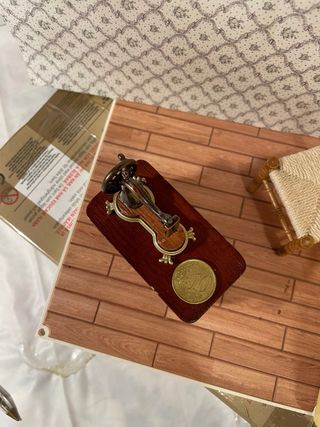 Macchina da cucire antica per casa delle bambole
